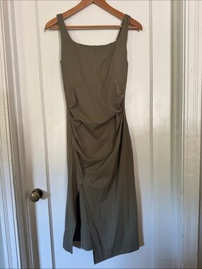HALARA Olive Green Ruched Midi Dress